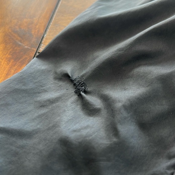 Adidas  black mono crew neck sweatshirt size large with Flaws - Picture 12 of 12